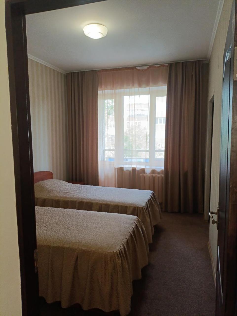 Kremin Hotel クレメンチューク エクステリア 写真