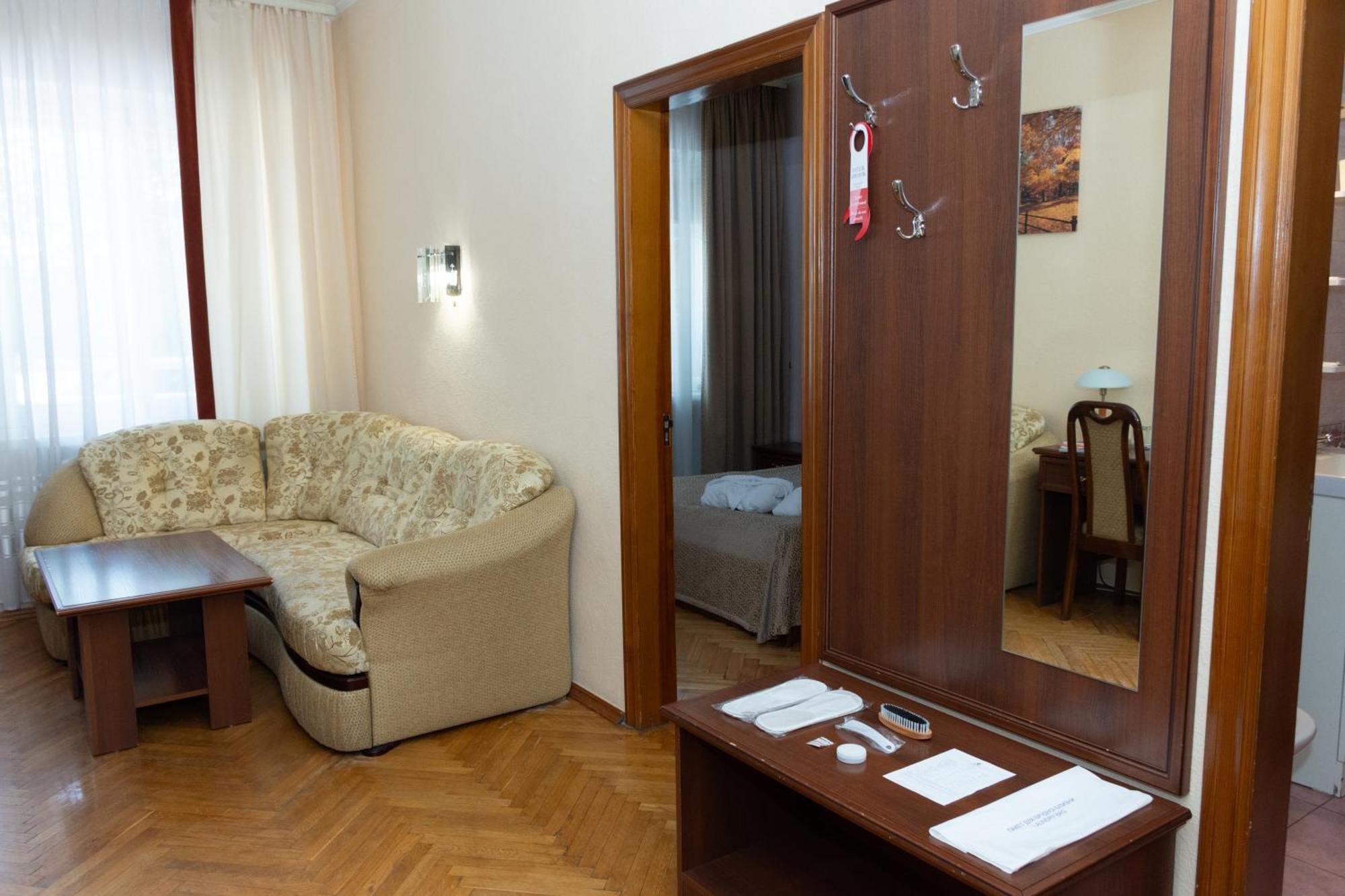 Kremin Hotel クレメンチューク エクステリア 写真