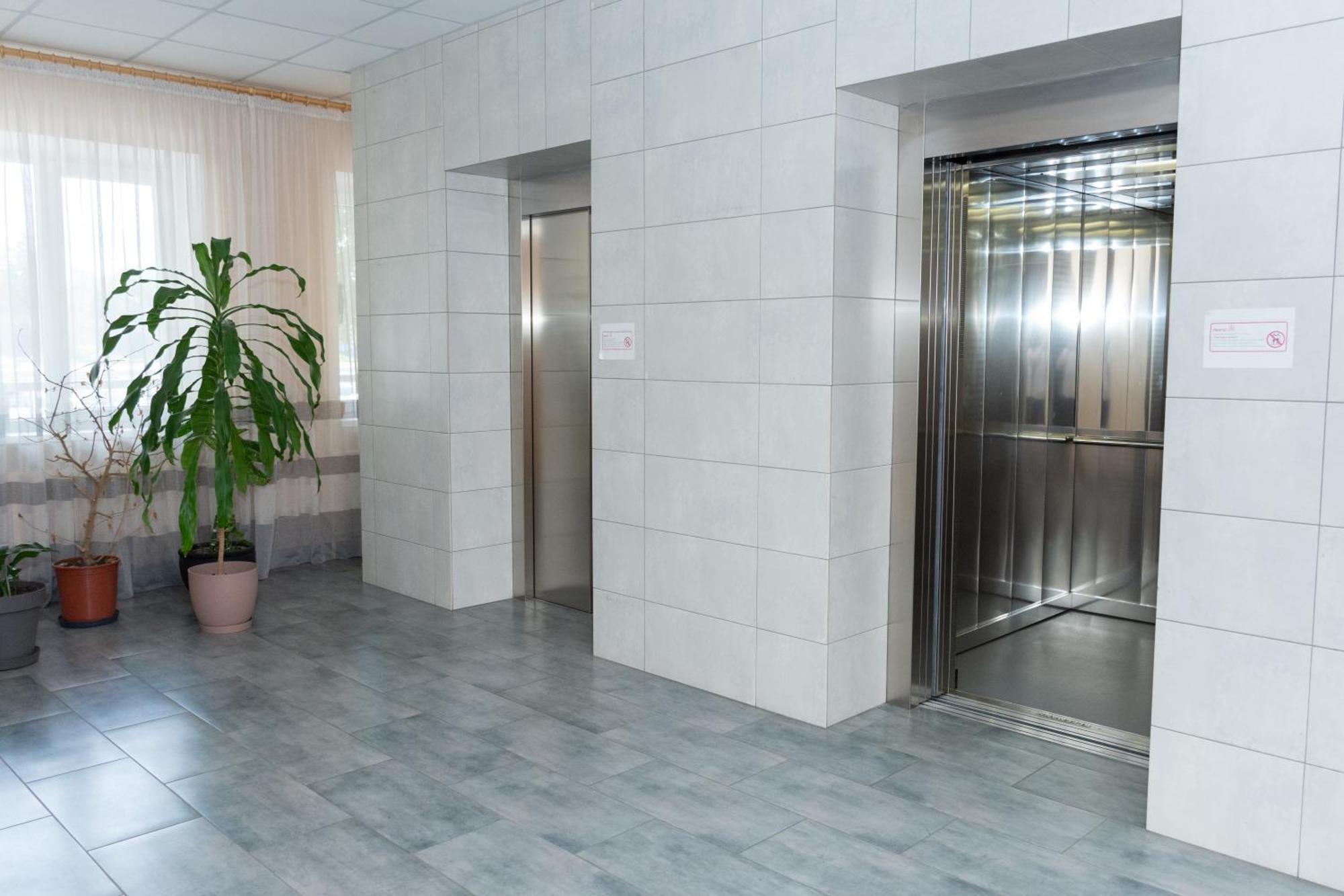 Kremin Hotel クレメンチューク エクステリア 写真