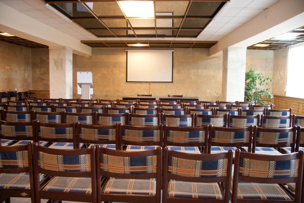 Kremin Hotel クレメンチューク エクステリア 写真